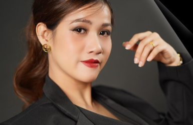Chị Tuyền