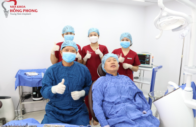 Lê Khắc Toản Thực Hiện Thành Công Cấy Ghép Implant
