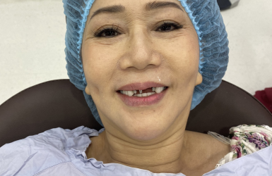 C&ocirc; Th&uacute;y