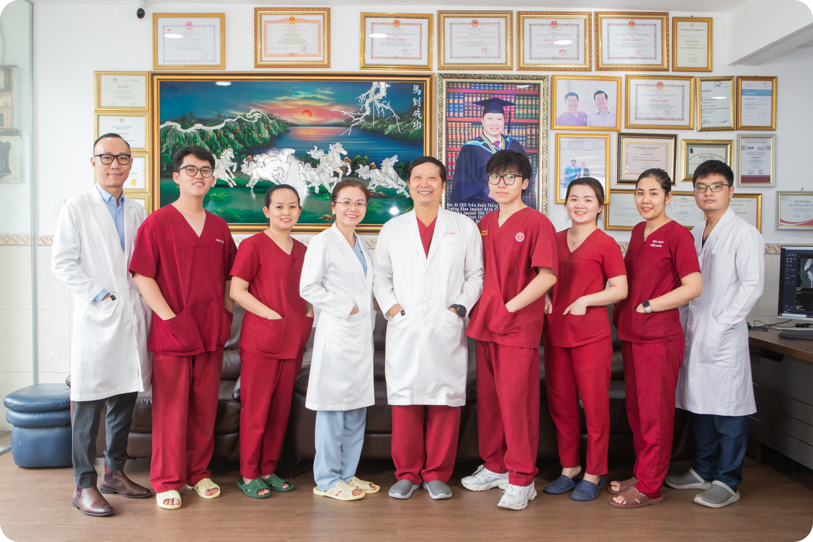 Đội Ngũ Đầu Ngành Tại Nha Khoa Hồng Phong