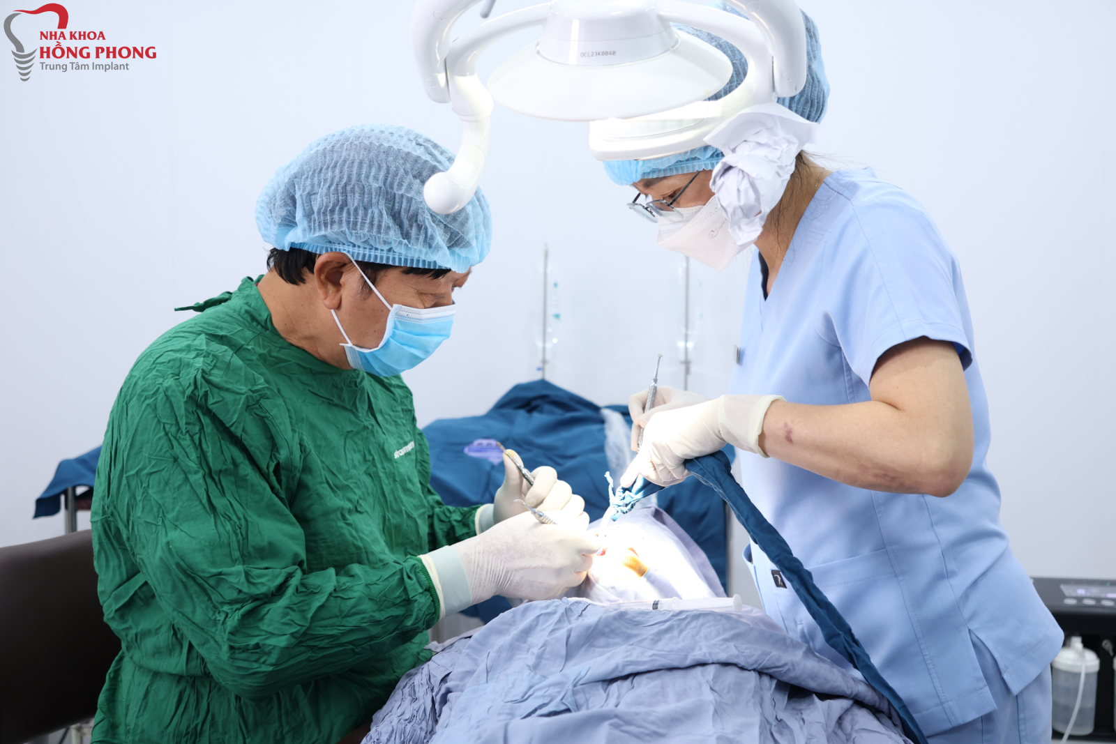 Phùng Xuân Hạnh Thực Hiện Thành Công Cấy Ghép Implant